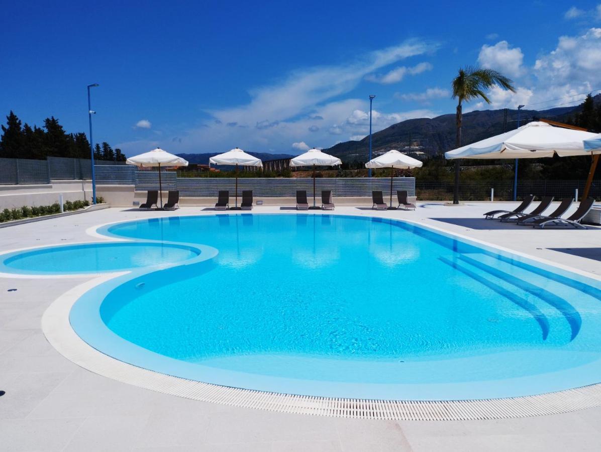 Icaro Residence Apartments With A Beautiful Pool SantʼAgata di Militello Extérieur photo