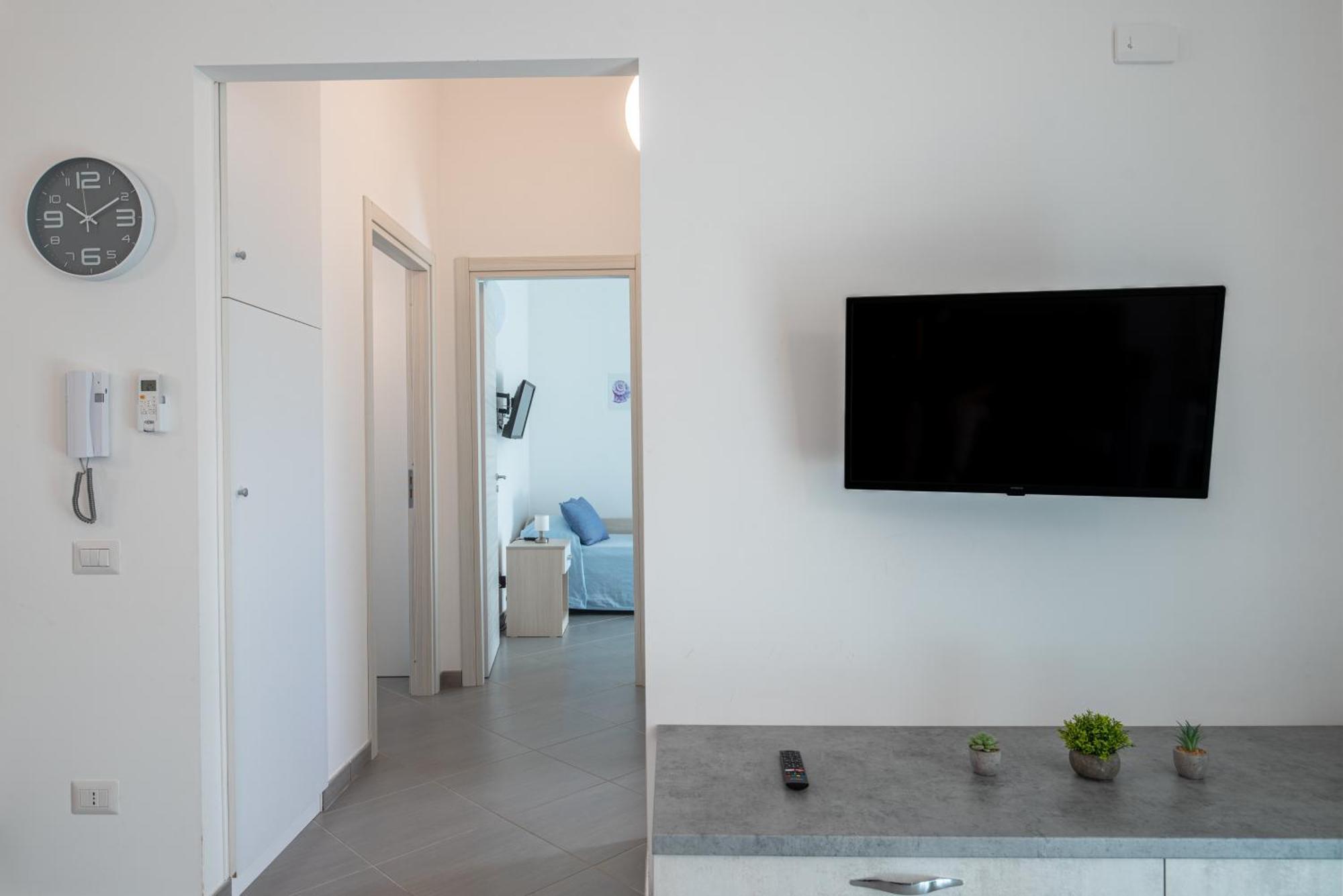 Icaro Residence Apartments With A Beautiful Pool SantʼAgata di Militello Extérieur photo