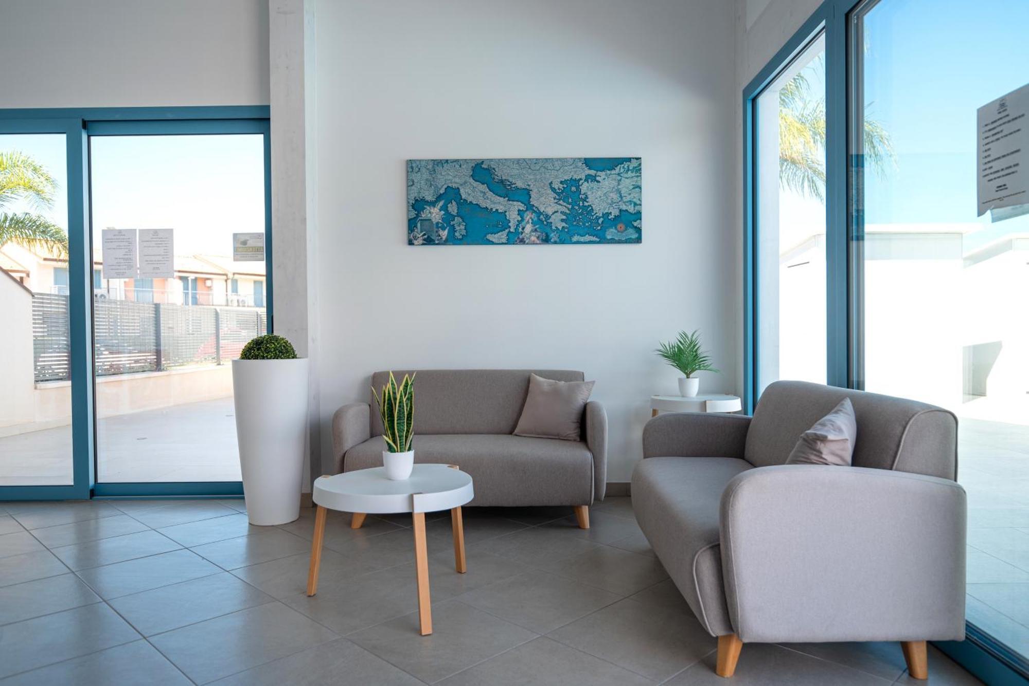 Icaro Residence Apartments With A Beautiful Pool SantʼAgata di Militello Extérieur photo