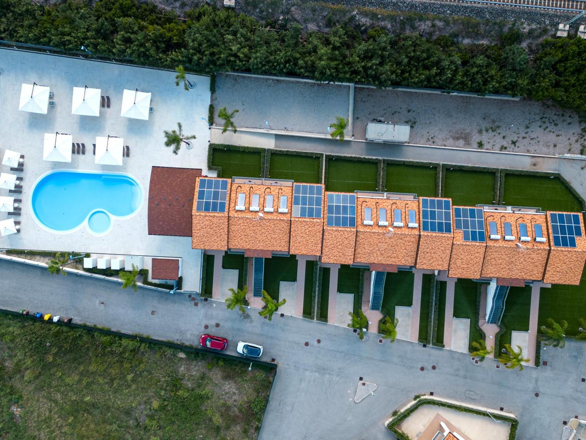 Icaro Residence Apartments With A Beautiful Pool SantʼAgata di Militello Extérieur photo