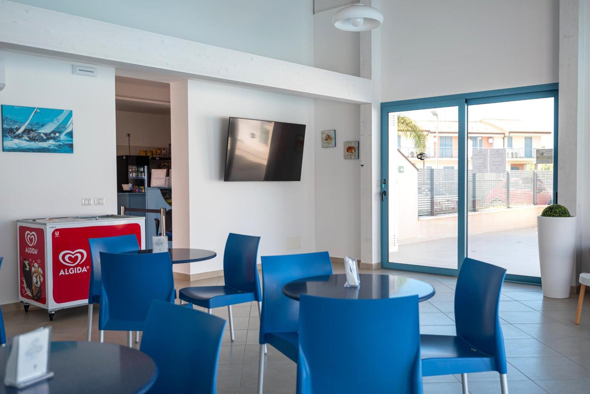 Icaro Residence Apartments With A Beautiful Pool SantʼAgata di Militello Extérieur photo