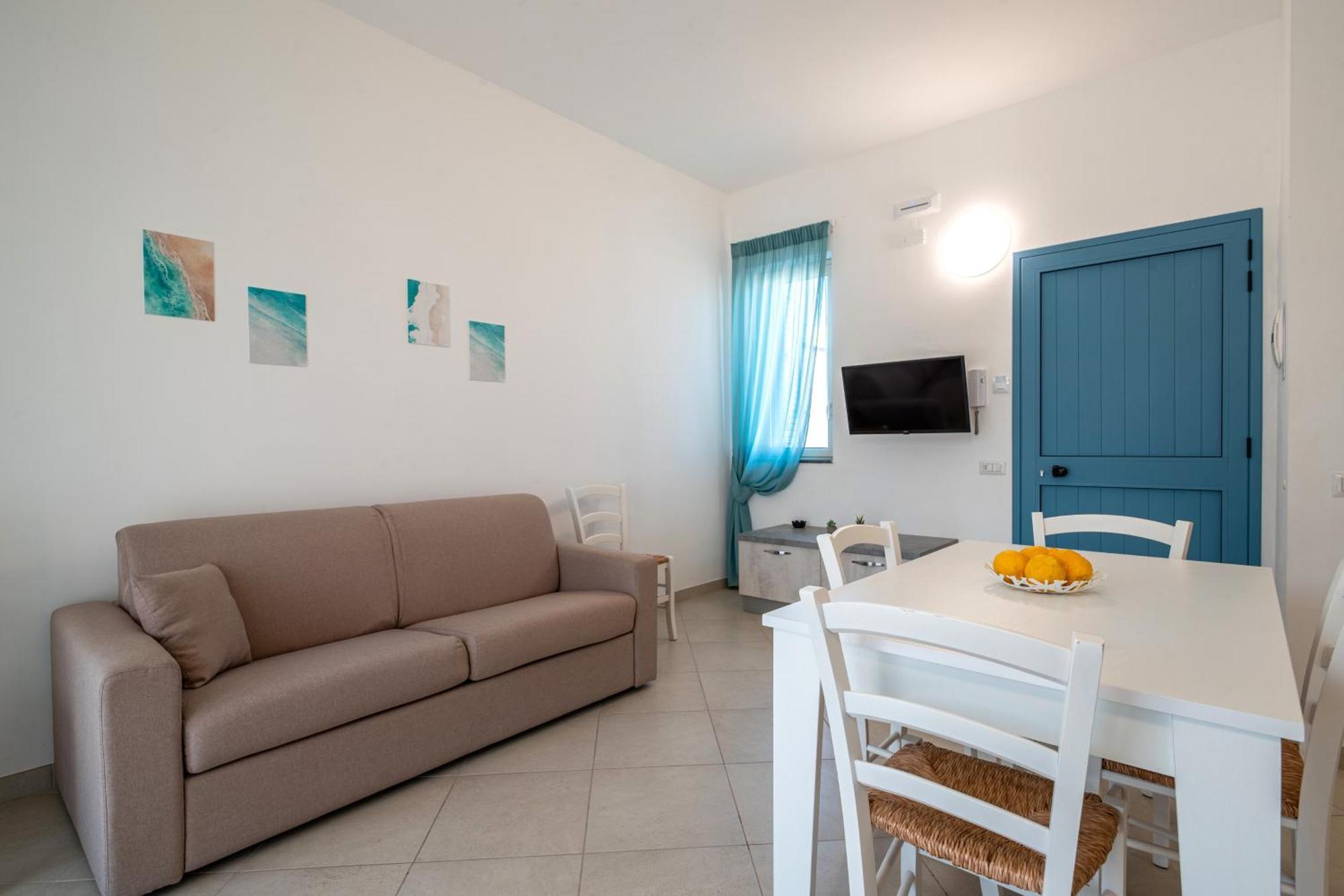 Icaro Residence Apartments With A Beautiful Pool SantʼAgata di Militello Extérieur photo