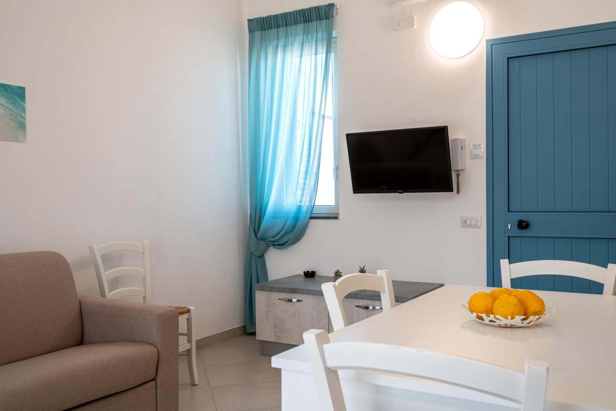 Icaro Residence Apartments With A Beautiful Pool SantʼAgata di Militello Extérieur photo